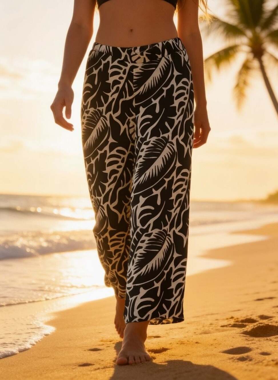 Rose + Olive Black and White Tropical Leaf Print Wide Leg Pants Medium